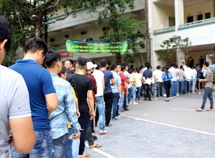 Các lao động tham dự kỳ thi tiếng Hàn