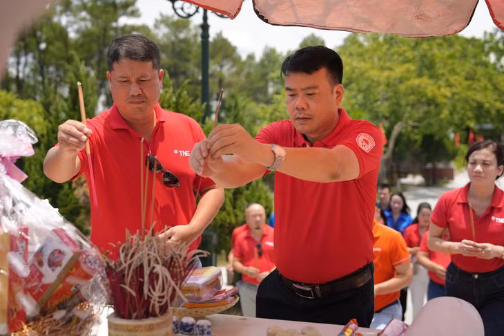Hành hương tri ân đã trở thành một nét đẹp trong văn hóa doanh nghiệp ở Tập đoàn TNG