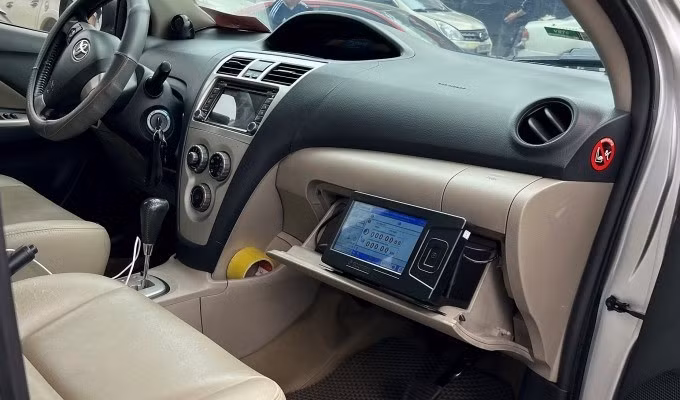 Thiết bị DAT trên xe tập lái