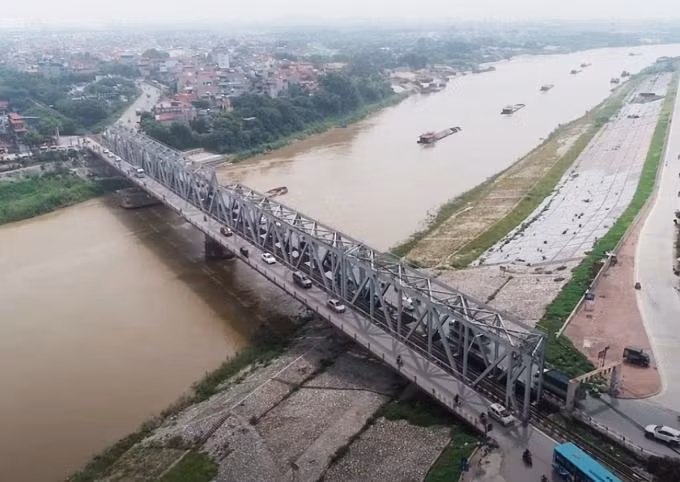 Cầu Đuống hiện nay chung đường sắt và đường bộ