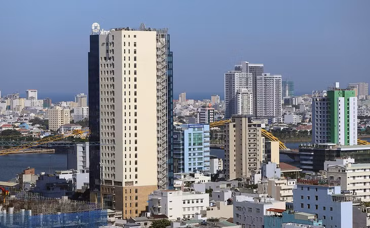 Một góc đô thị Đà Nẵng quanh cầu Rồng