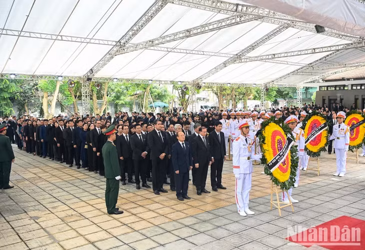 Đoàn Bộ Văn hóa, Thể thao và Du lịch viếng Tổng Bí thư Nguyễn Phú Trọng