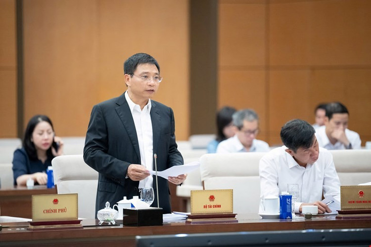 Bộ trưởng Bộ Tài chính Nguyễn Văn Thắng trình bày Tờ trình Dự thảo Luật Giá (sửa đổi)