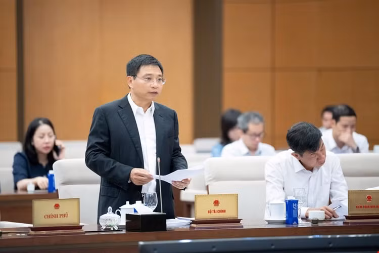 Bộ trưởng Bộ Tài chính Nguyễn Văn Thắng trình bày Tờ trình Dự thảo Luật Giá (sửa đổi)