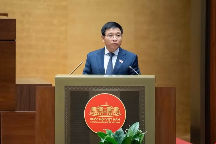 Bộ trưởng Bộ Tài chính Nguyễn Văn Thắng trình bày Tờ trình về dự án Luật Dự trữ quốc gia (sửa đổi)