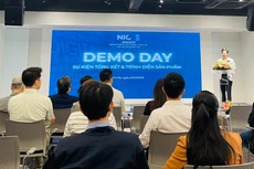 Ông Đỗ Tiến Thịnh, Phó Giám đốc Trung tâm Đổi mới sáng tạo Quốc gia phát biểu tại lễ tổng kết và trình diễn sản phẩm trí tuệ nhân tạo trong công vụ