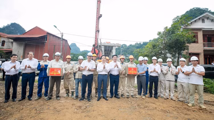 Bộ trưởng Trần Hồng Minh đã tới kiểm tra hoạt động thi công Dự án cao tốc Đồng Đăng (Lạng Sơn) - Trà Lĩnh (Cao Bằng)