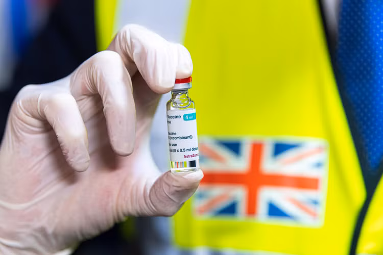 Bộ Y tế chủ trì, rà soát nhu cầu kinh phí mua, nhập khẩu và phương án sử dụng vaccine, gửi Bộ Tài chính tổng hợp, trình Thủ tướng Chính phủ quyết định việc sử dụng nguồn ngân sách nhà nước và Quỹ Vắc xin phòng, chống Covid-19.