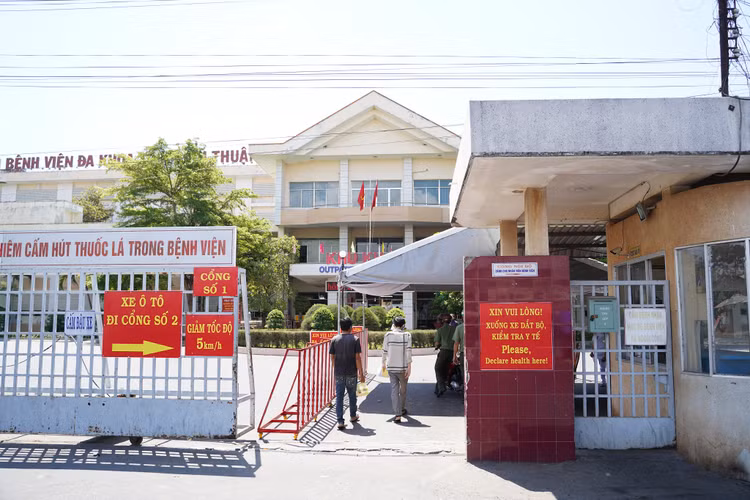 Mở thầu thiết bị y tế cho Bệnh viện Đa khoa tỉnh Bình Thuận 