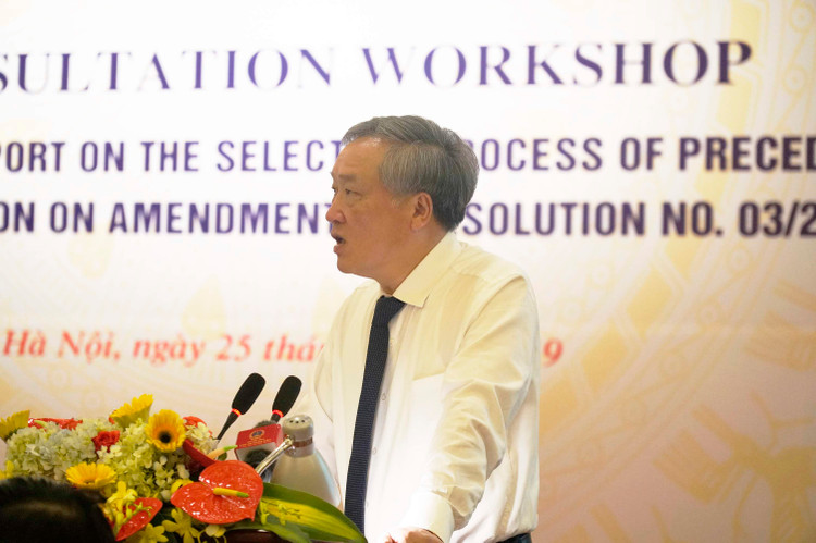 Chánh án Tòa án nhân dân tối cao Nguyễn Hòa Bình phát biểu tiếp thu ý kiến tại Hội thảo. Ảnh Trần Nam