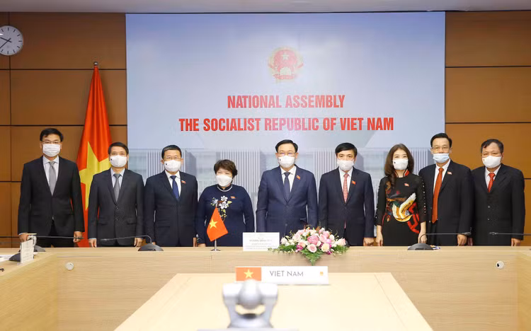 Chủ tịch Quốc hội Vương Đình Huệ mong muốn Brunei thúc đẩy việc hợp tác giữa các nước trong khu vực ASEAN để thực hiện được chiến lược vaccine ở mỗi nước