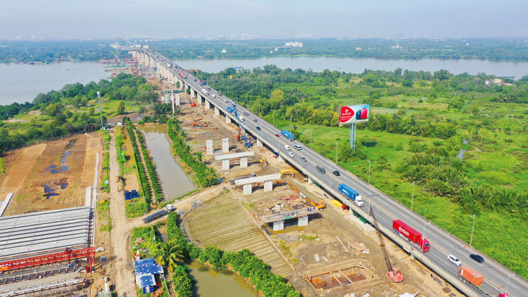 Các địa phương vùng Đông Nam Bộ ưu tiên nguồn lực đầu tư vào hạ tầng kết nối vùng và dẫn dắt các nguồn vốn tư nhân. Ảnh: Song Lê