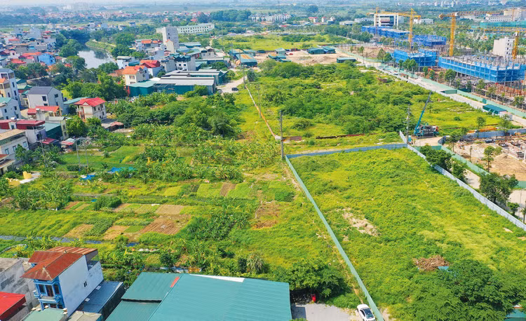 Giải quyết triệt để tình trạng “xung đột pháp luật” và rào cản thủ tục hành chính là chìa khóa để khơi thông nguồn lực đất đai. Ảnh: Công Thành