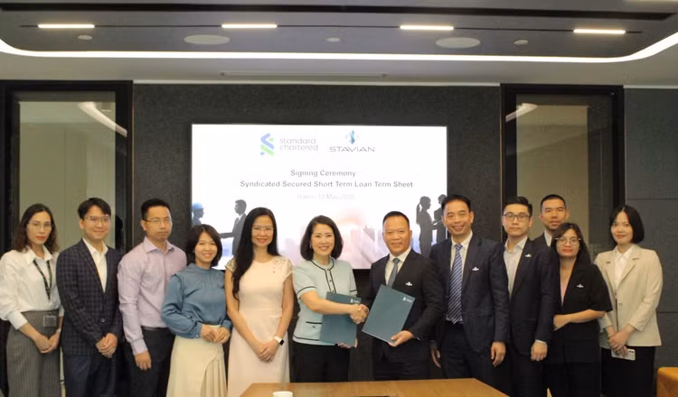 Standard Chartered hoàn tất giao dịch tài trợ vốn nước ngoài cho Stavian Hóa chất