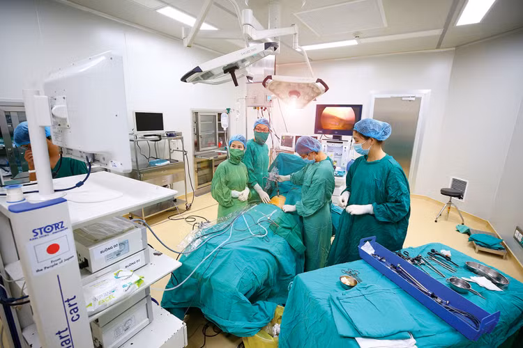 Dư địa huy động nguồn lực tư nhân cho y tế vẫn còn rất lớn. Ảnh: Lê Tiên