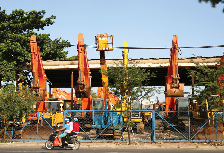 Nhiều nhà thầu bị loại vì cung cấp tài liệu nhân sự và máy móc, thiết bị không trung thực. Ảnh: Lê Thắng