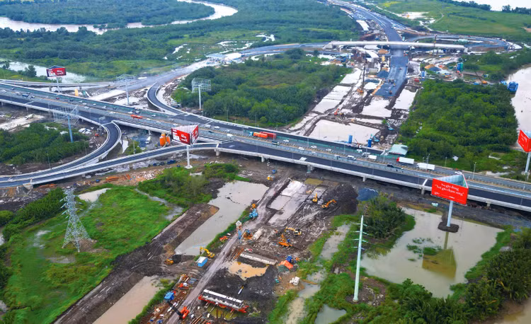 Dự án đường Vành đai 3 TP.HCM dự kiến hoàn thành cuối quý II/2026. Ảnh: Song Lê