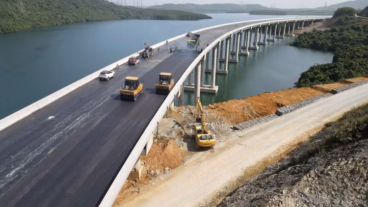 Bên cạnh đầu tư công, năm 2026, đầu tư toàn xã hội cũng sẽ được đẩy mạnh, mở ra nhiều cơ hội cho doanh nghiệp, nhà thầu Việt Nam. Ảnh: Tiên Giang