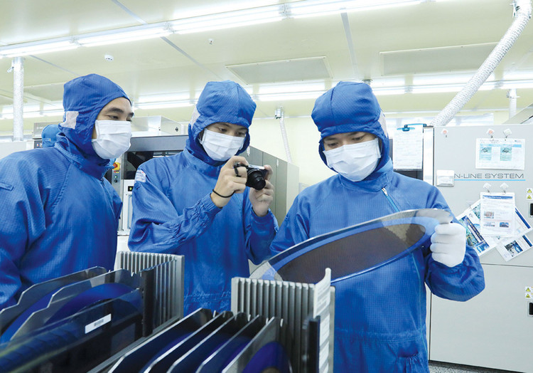 Ưu tiên bố trí đầy đủ, kịp thời nguồn lực cho hạ tầng, dữ liệu, công nghệ chiến lược và nhân lực chất lượng cao. Ảnh: Nhã Chi