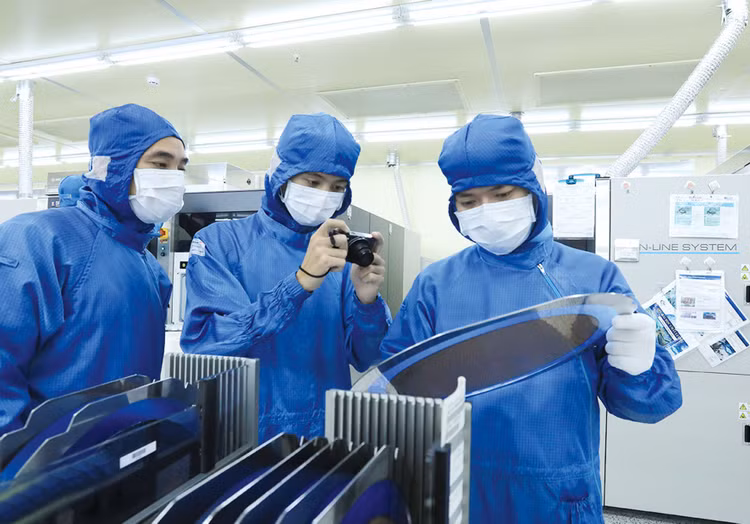 Ưu tiên bố trí đầy đủ, kịp thời nguồn lực cho hạ tầng, dữ liệu, công nghệ chiến lược và nhân lực chất lượng cao. Ảnh: Nhã Chi