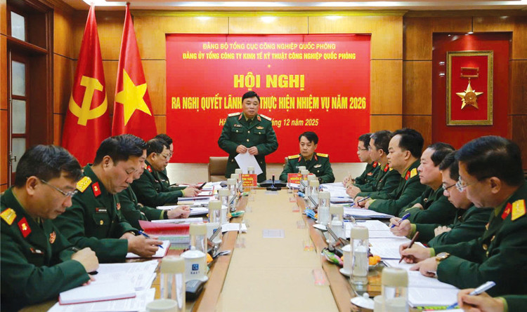 Trung tướng Hồ Quang Tuấn, Phó Bí thư Đảng ủy, Chủ nhiệm Tổng cục Công nghiệp quốc phòng phát biểu chỉ đạo hội nghị