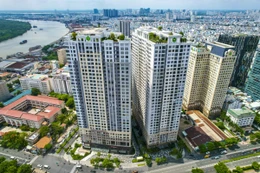 Mặc dù giá bất động sản vẫn “bám đỉnh”, nhưng thanh khoản thấp và tồn kho tăng phản ánh rõ sự mất cân đối cung – cầu