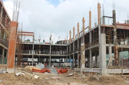 Gói thầu: Xây dựng và thiết bị