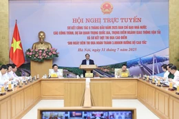 Thủ tướng Phạm Minh Chính yêu cầu tiếp tục tăng tốc, bứt phá phấn đấu tới ngày 19/8 có 2.476 km cao tốc, 1.397 km đường ven biển và đến cuối năm 2025 vượt mục tiêu 3.000 km cao tốc, hoàn thành gần 2.000 km đường ven biển. Ảnh: VGP
