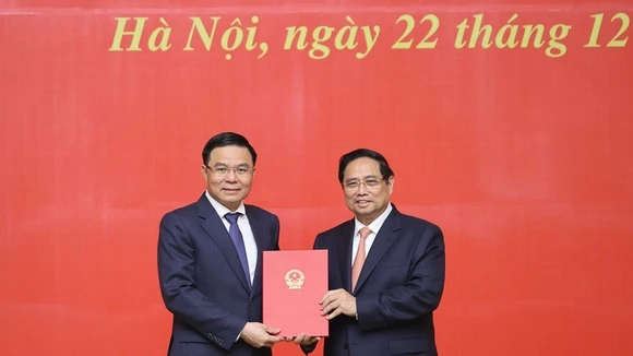 Thủ tướng trao Quyết định giao Quyền Bộ trưởng Bộ Công Thương