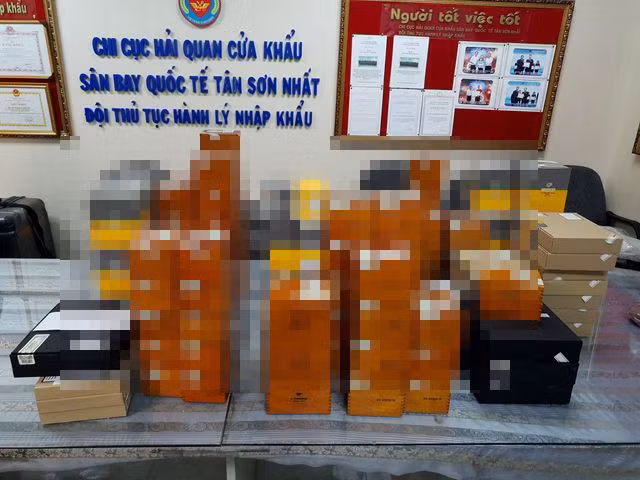 Các hộp xì gà còn nguyên seal của nhà sản xuất