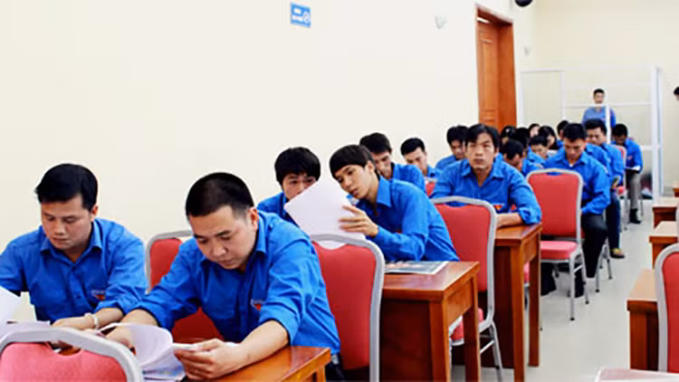 Khơi dậy khát vọng khởi nghiệp cho sinh viên