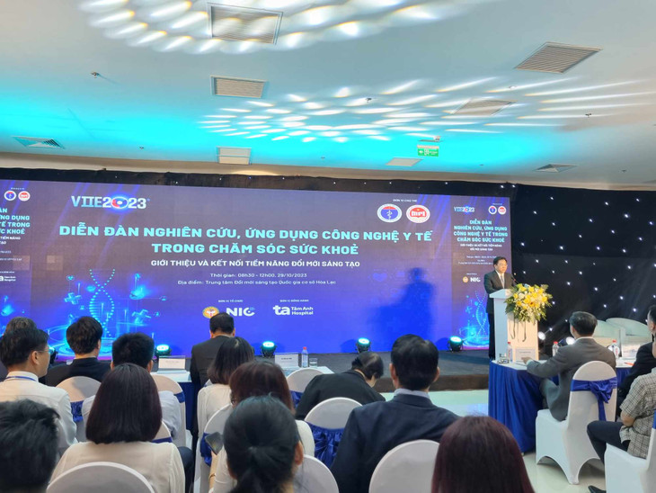 Thứ trưởng Bộ Kế hoạch và Đầu tư Trần Duy Đông phát biểu tại Diễn đàn