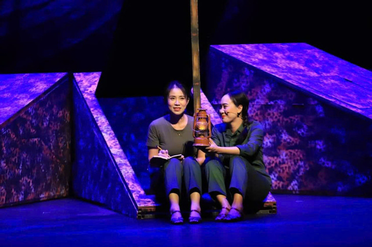 Một phân cảnh trong vở kịch “Bão tố Trường Sơn”