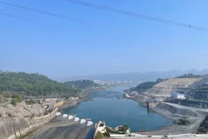 Dự án Nhà máy Thủy điện Hòa Bình mở rộng - một trong những công trình do Tập đoàn Điện lực Việt Nam làm chủ đầu tư 