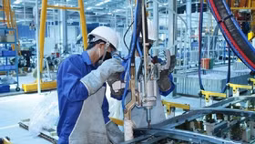 Chỉ số PMI tháng 4 giảm xuống 50,5 điểm