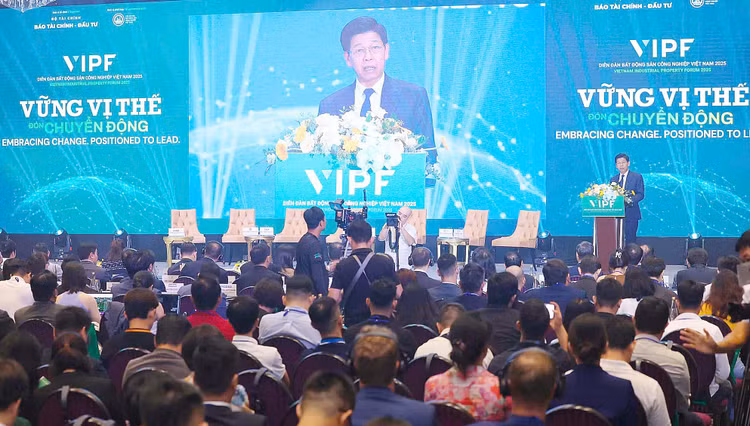 Những doanh nghiệp được vinh danh không chỉ thể hiện năng lực thích ứng và sáng tạo, mà còn dẫn dắt thị trường hướng đến hệ sinh thái công nghiệp có trách nhiệm. Ảnh: Lê Toàn