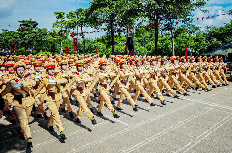 Khối nữ chiến sỹ CSGT. Ảnh: CAND