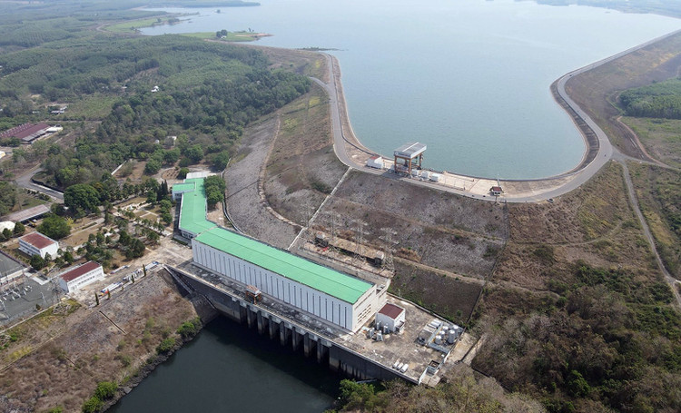 Nhà máy thủy điện Trị An nằm trên sông Đồng Nai