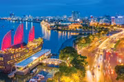 Giá trị của chính sách, nghị quyết phải được kiểm nghiệm bằng chất lượng tăng trưởng, bằng việc cải thiện đời sống cho nhân dân. Ảnh: Giang Sơn Đông