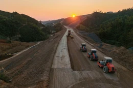 Một đoạn tuyến trên dự án cao tốc cửa khẩu Hữu Nghị - Chi Lăng