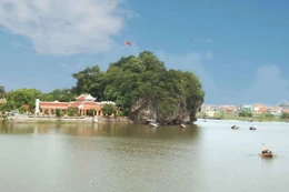 1 nhà thầu nộp hồ sơ dự thầu Gói thầu Thiết kế và xây lắp (EC) thuộc Dự án Nâng cấp, cải tạo, kè chống sạt lở và xây dựng cảnh quan hai bờ sông Vân (đoạn từ cầu Vũng Trắm đến cầu Yên), thành phố Hoa Lư. ảnh: Internet