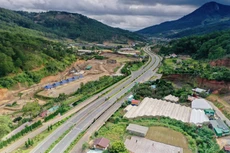 Gói thầu số 10 (XL-01) Xây dựng đường và các kết cấu hạ tầng kỹ thuật trên tuyến