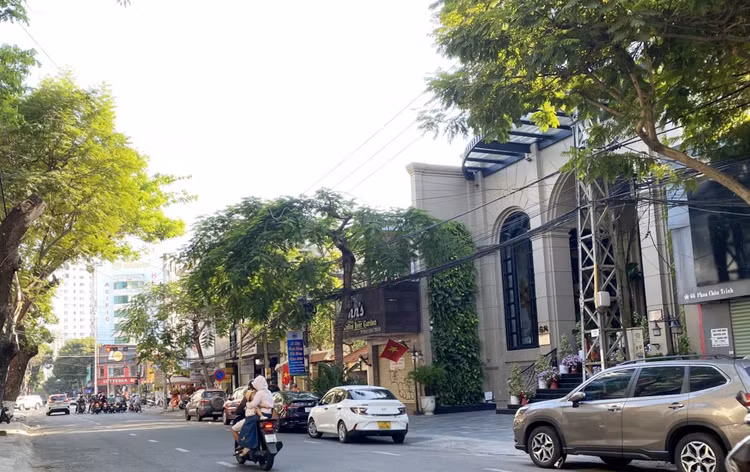 Dự án Cải tạo hệ thống thoát nước và hạ ngầm cáp thông tin, điện chiếu sáng trên 4 tuyến đường nội thị (Phan Châu Trinh, Lê Lợi, Hoàng Diệu và Ông Ích Khiêm), với tổng mức đầu tư 281,99 tỷ đồng