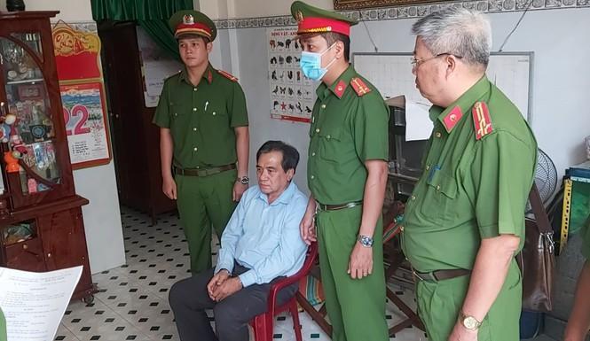 Cơ quan điều tra đọc lệnh khám xét nhà ông Nguyện