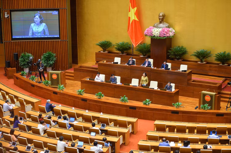 Chiều 10/6, Quốc hội thảo luận ở hội trường về Dự án Luật Các tổ chức tín dụng (sửa đổi)