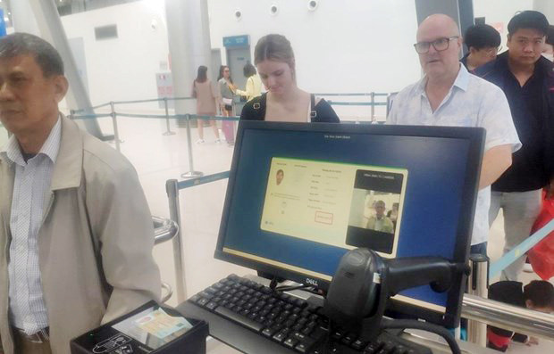 Cảng hàng không quốc tế Cát Bi đã bắt đầu vận hành thử nghiệm sử dụng camera nhận diện khuôn mặt để làm thủ tục hàng không từ đầu tháng 2 vừa qua.