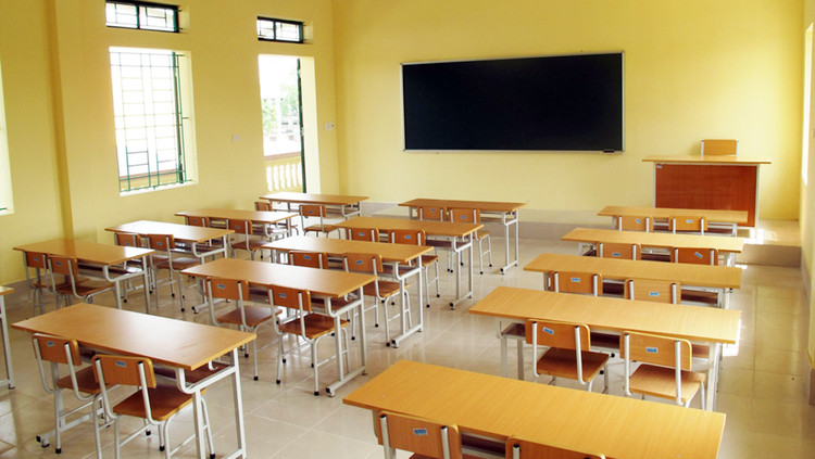 Gói thầu Mua sắm tập trung bàn, ghế, trang thiết bị dạy và học có giá trị gần 5 tỷ đồng, song thời gian thực hiện chỉ 10 ngày. Ảnh chỉ mang tính minh họa. Nguồn Internet