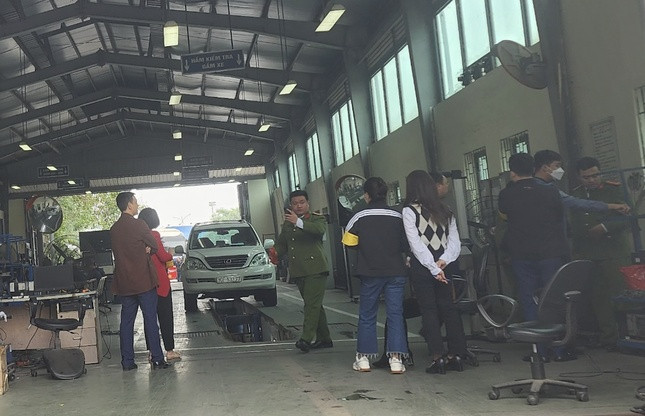 Tiến hành khám xét Trung tâm Đăng kiểm xe cơ giới 2903S.