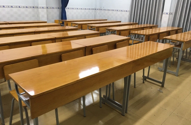 Gói thầu Cung cấp bàn ghế học sinh cho các trường công lập trên địa bàn tỉnh Lâm Đồng, HSMT bị phản ánh áp dụng quá nhiều tiêu chuẩn kỹ thuật. Ảnh chỉ mang tính minh họa. Nguồn Internet