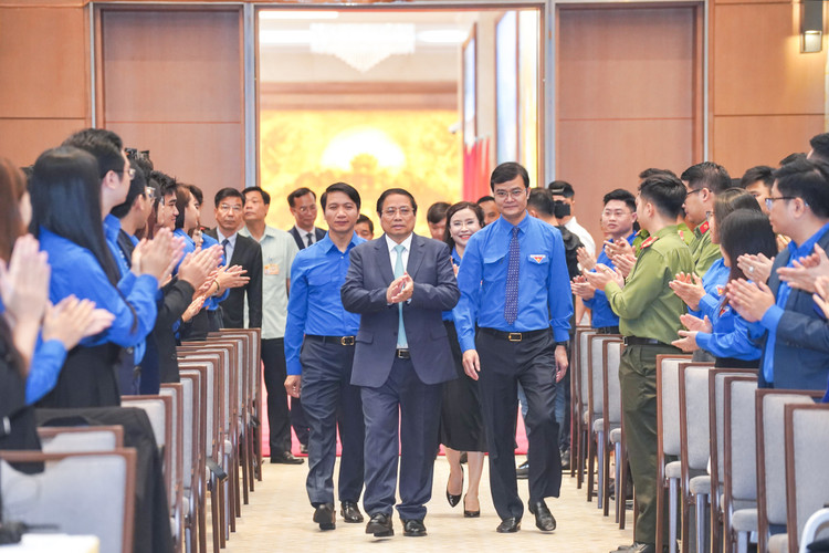 Thủ tướng Chính phủ Phạm Minh Chính gặp mặt và đối thoại với thanh niên nhân dịp kỷ niệm 93 năm Ngày thành lập Đoàn Thanh niên Cộng sản Hồ Chí Minh 